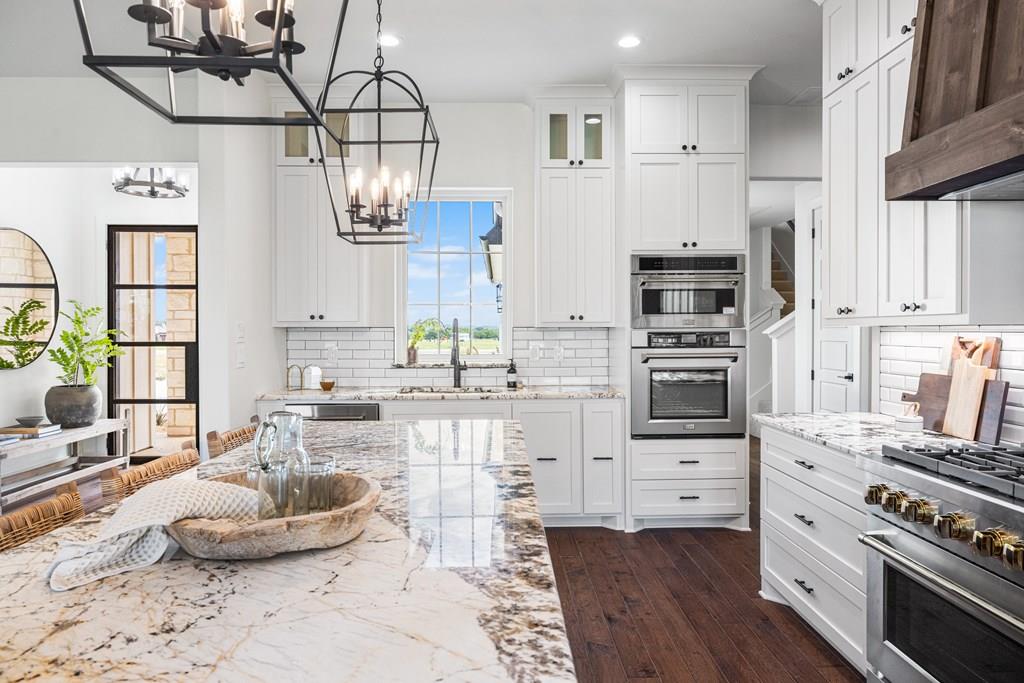 306 Interlaken St, Fredericksburg, TX 78624