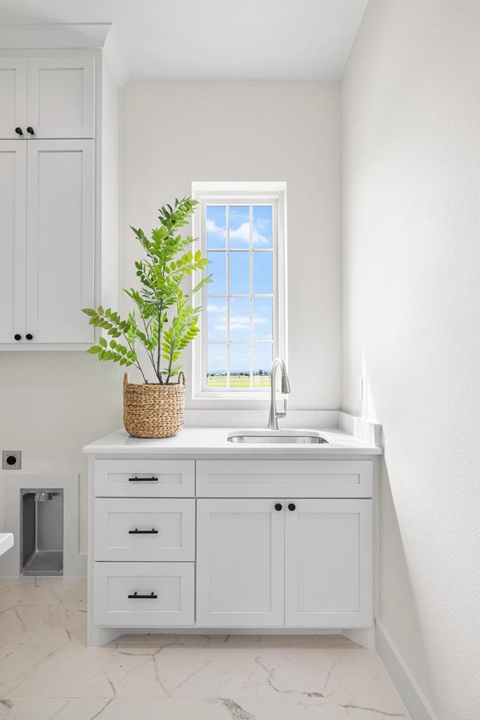 306 Interlaken St, Fredericksburg, TX 78624