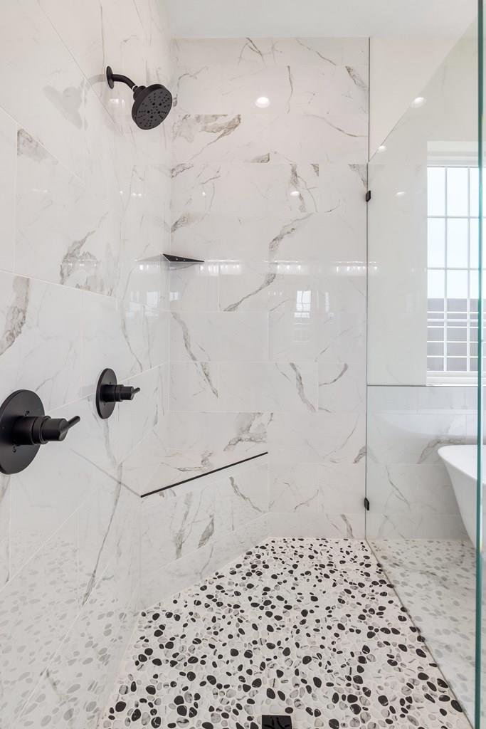 306 Interlaken St, Fredericksburg, TX 78624