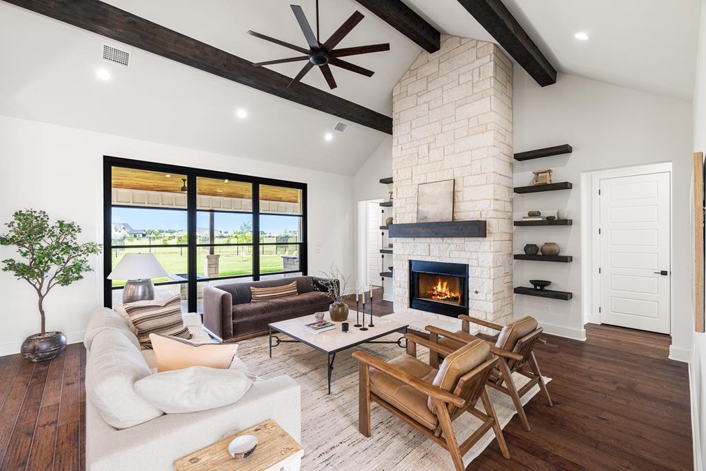 306 Interlaken St, Fredericksburg, TX 78624