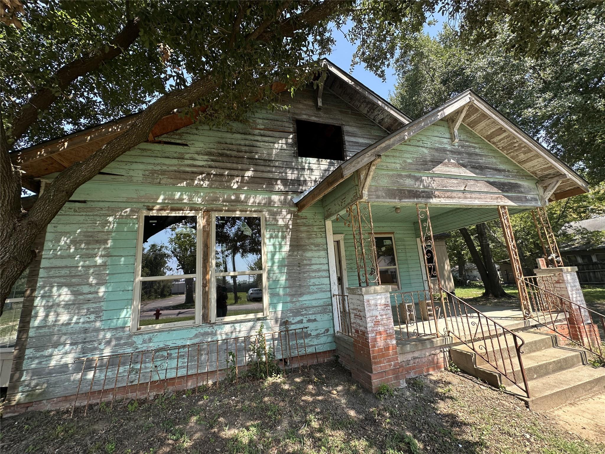 401 E Hopkins St, Mexia, TX 76667