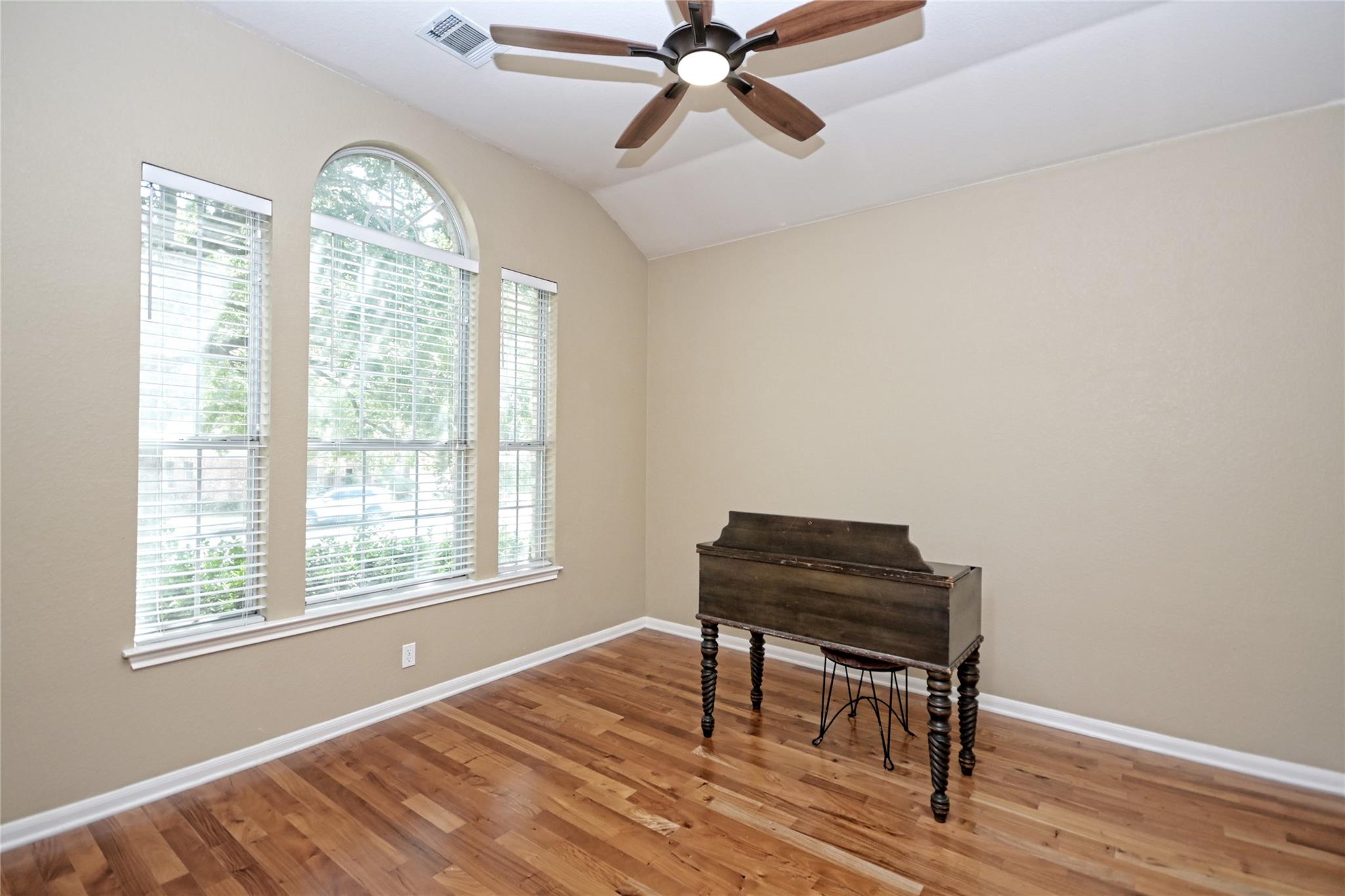 1004 Rutgers Dr, Pflugerville, TX 78660