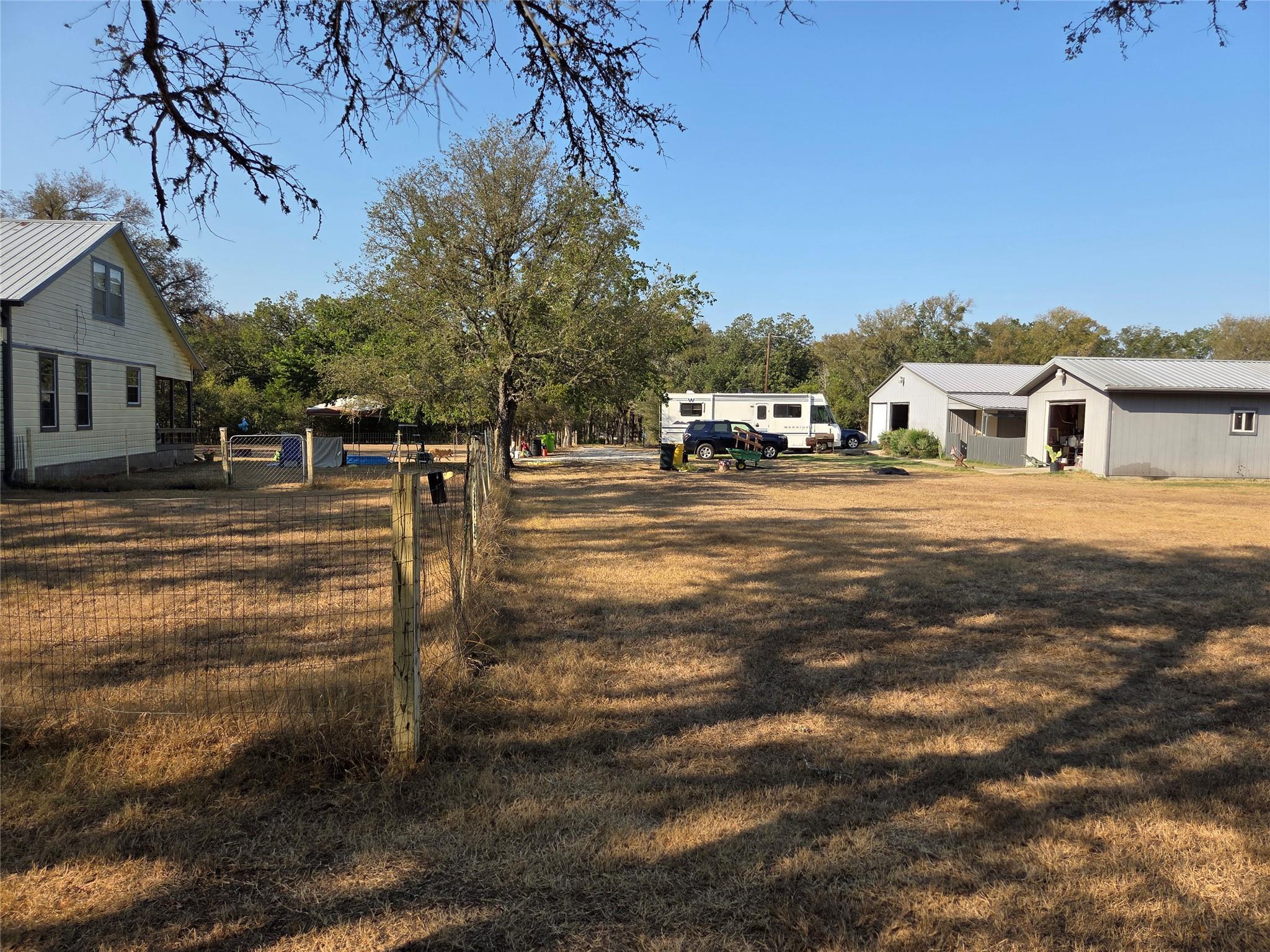 150 Beaver Rd, Elgin, TX 78621