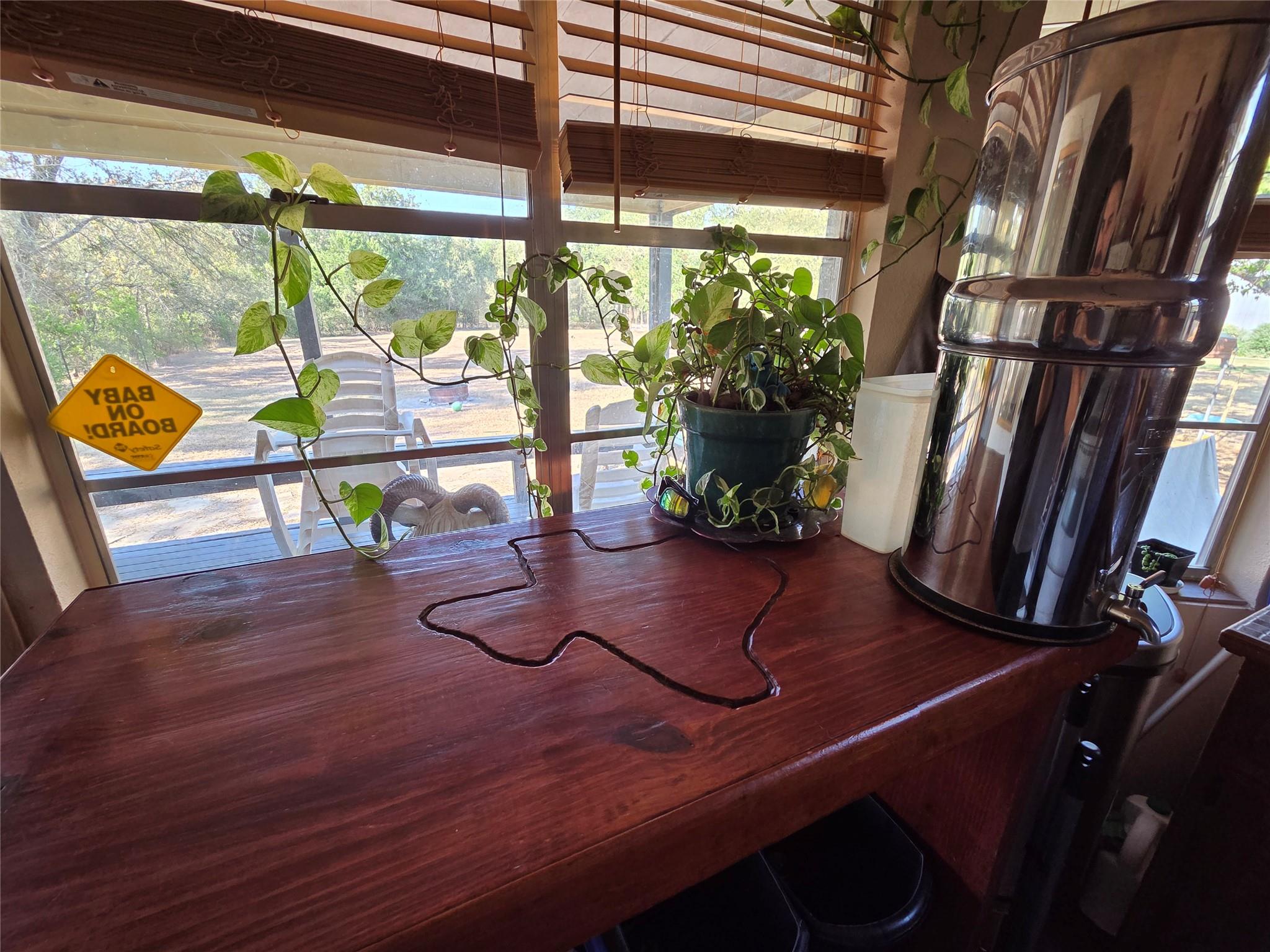 150 Beaver Rd, Elgin, TX 78621