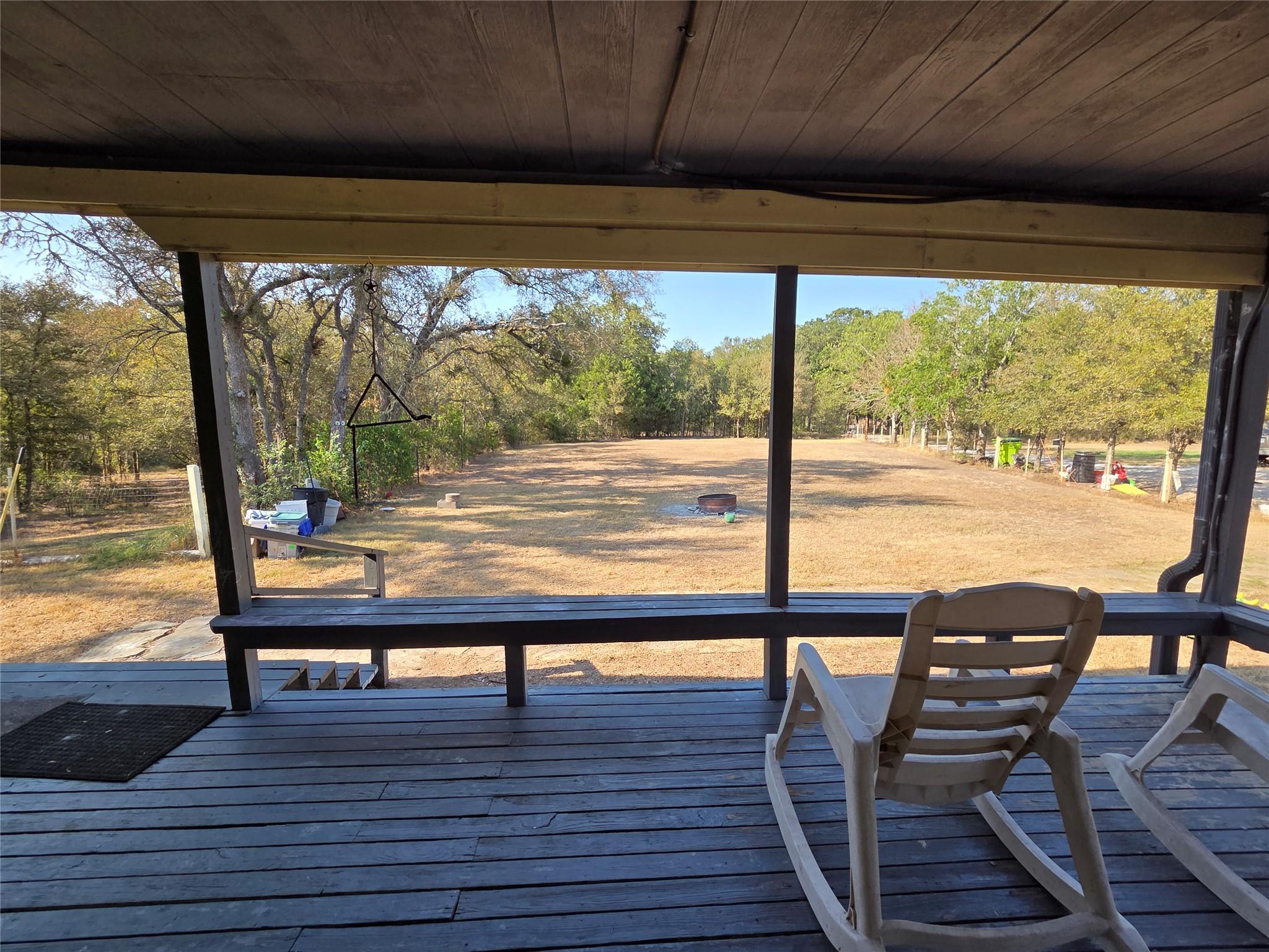 150 Beaver Rd, Elgin, TX 78621