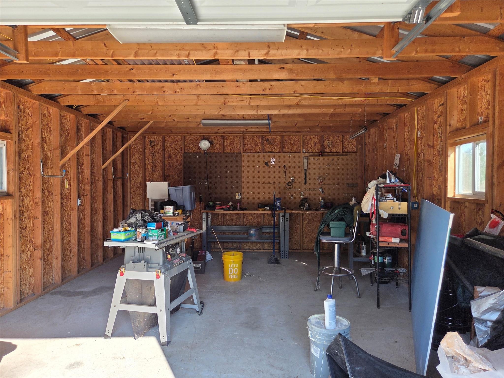 150 Beaver Rd, Elgin, TX 78621