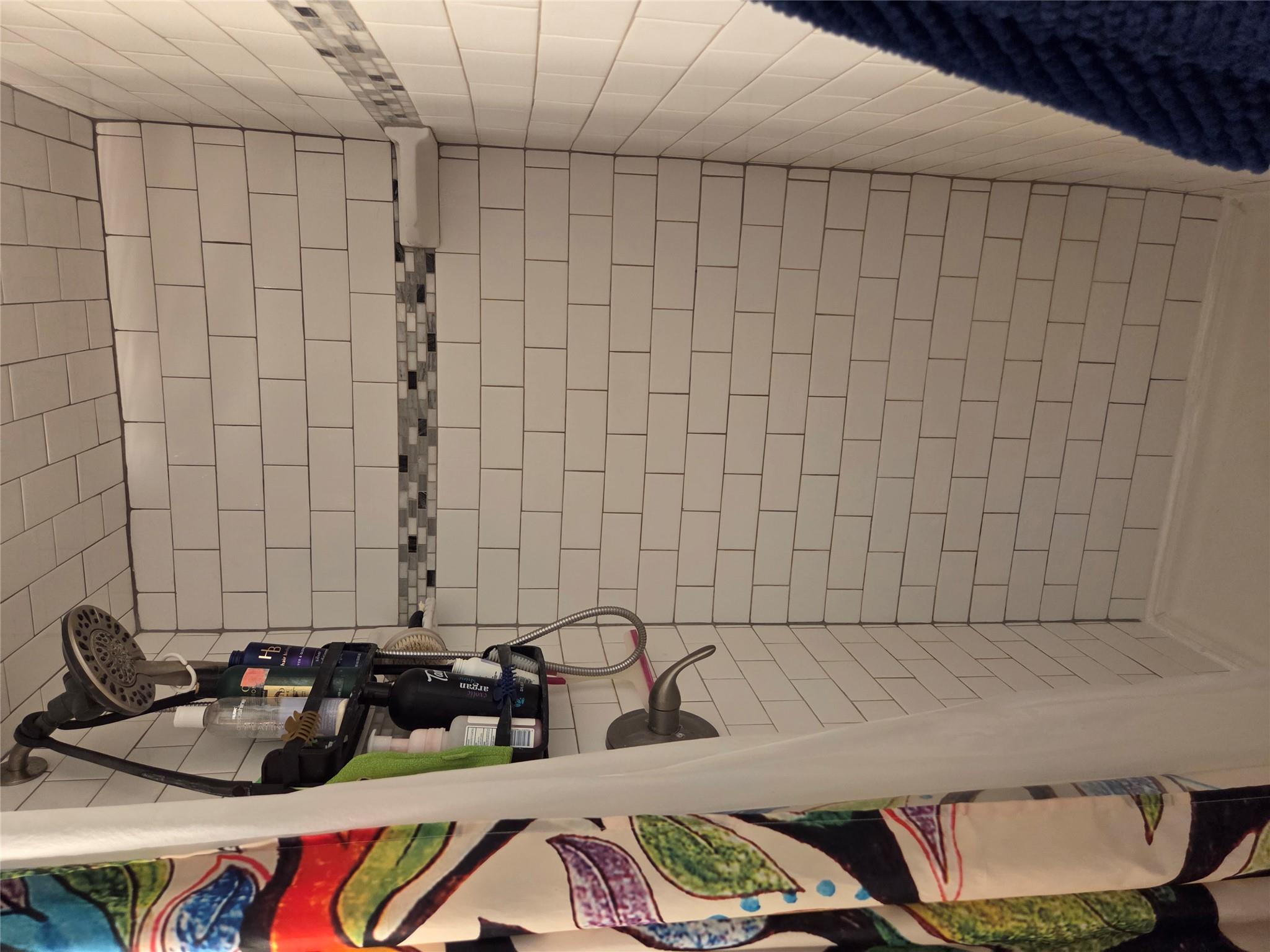 150 Beaver Rd, Elgin, TX 78621