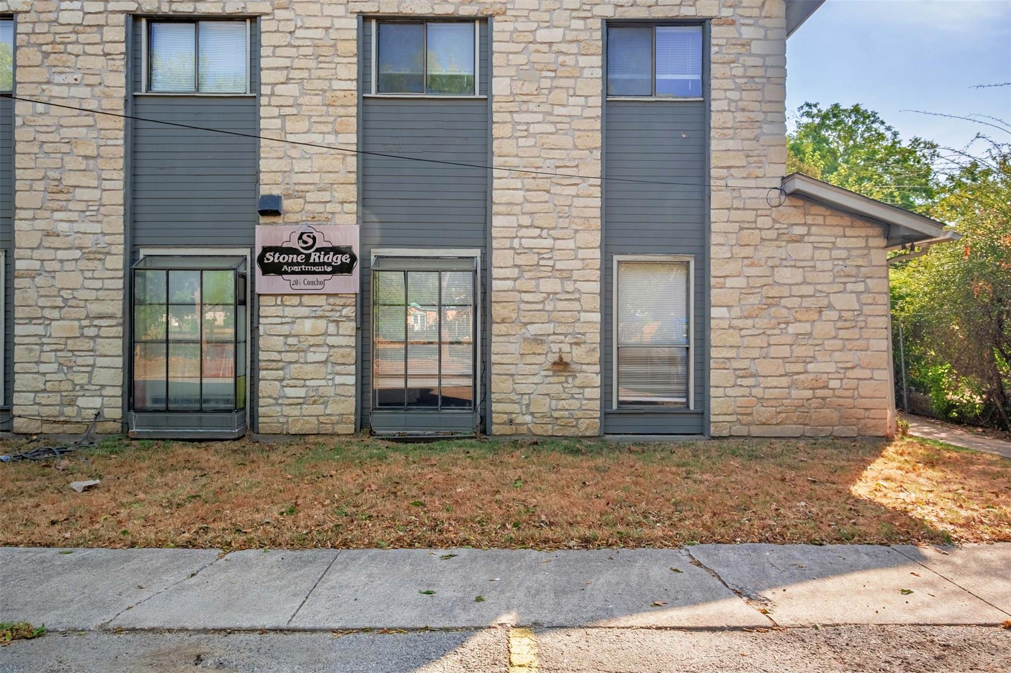 115 S Frio St # I, Lockhart, TX 78644