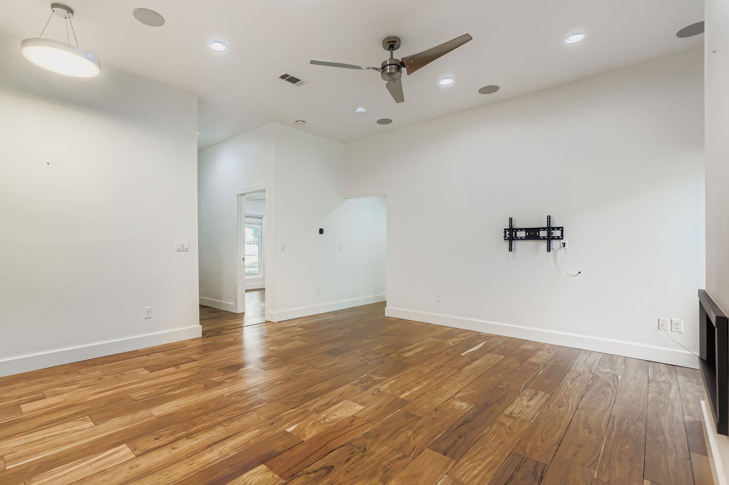 11810 Charing Cross Rd, Austin, TX 78759