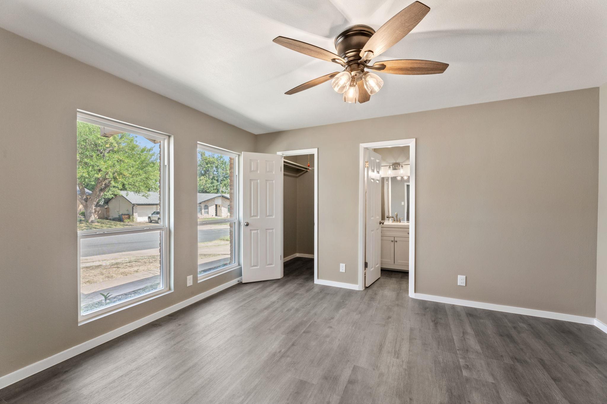 1301 Barrington Dr, Austin, TX 78753