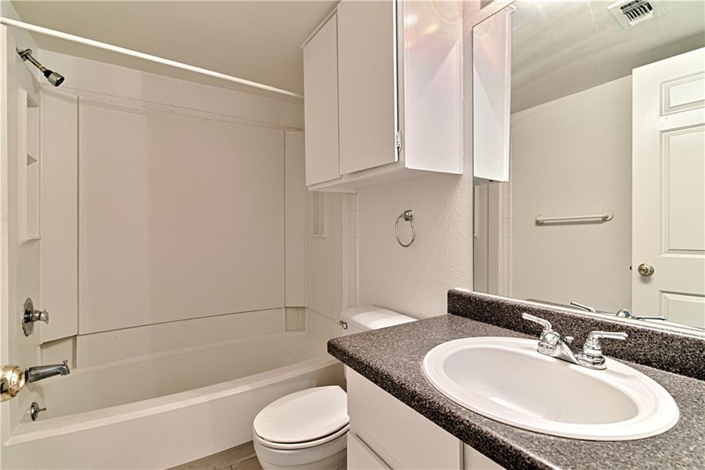 2401 Leon St # 104, Austin, TX 78705