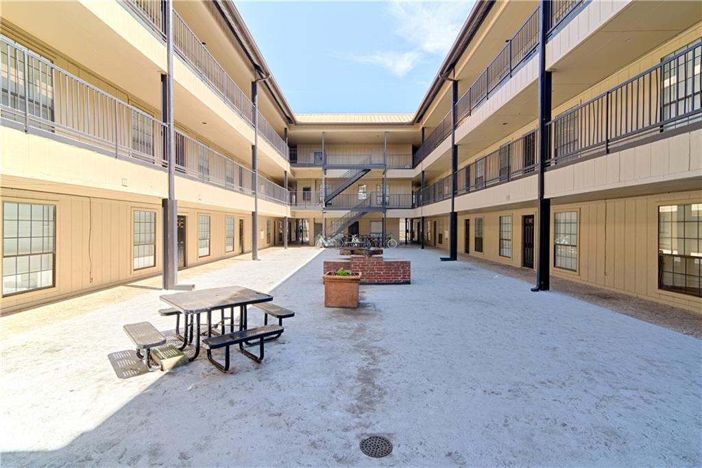 2401 Leon St # 104, Austin, TX 78705