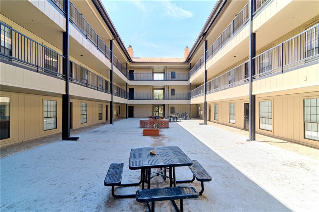 2401 Leon St # 104, Austin, TX 78705