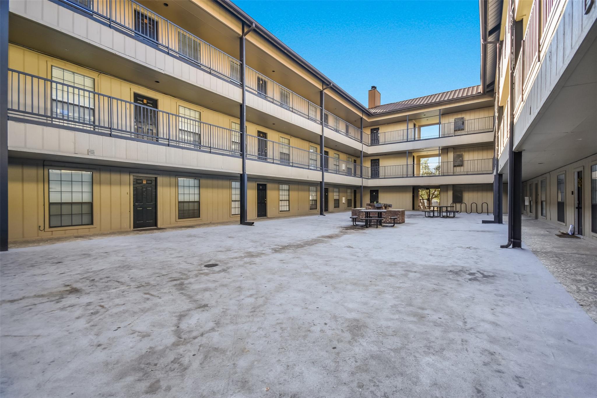 2401 Leon St # 104, Austin, TX 78705