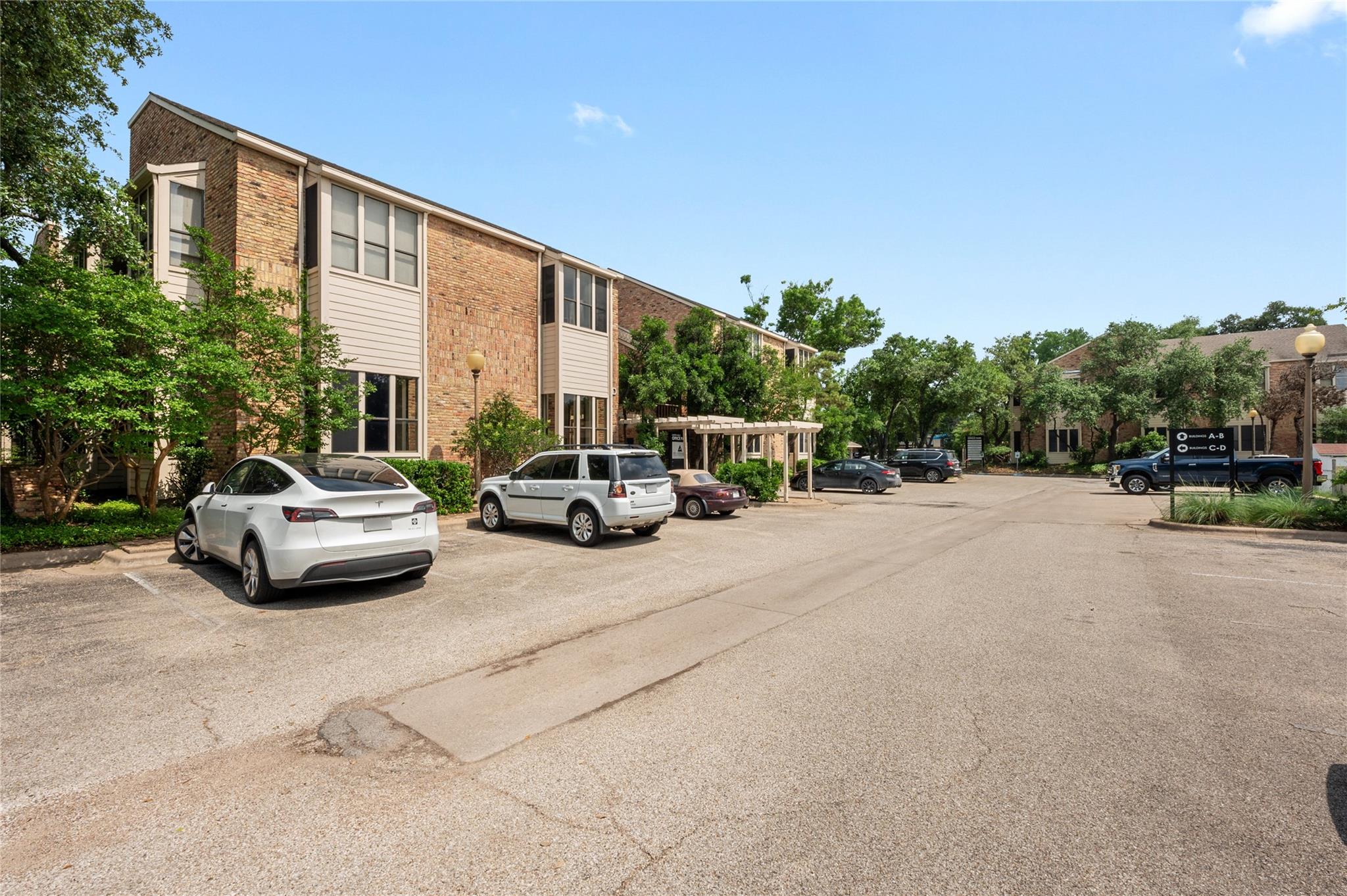 3624 N Hills Dr # D201, Austin, TX 78731