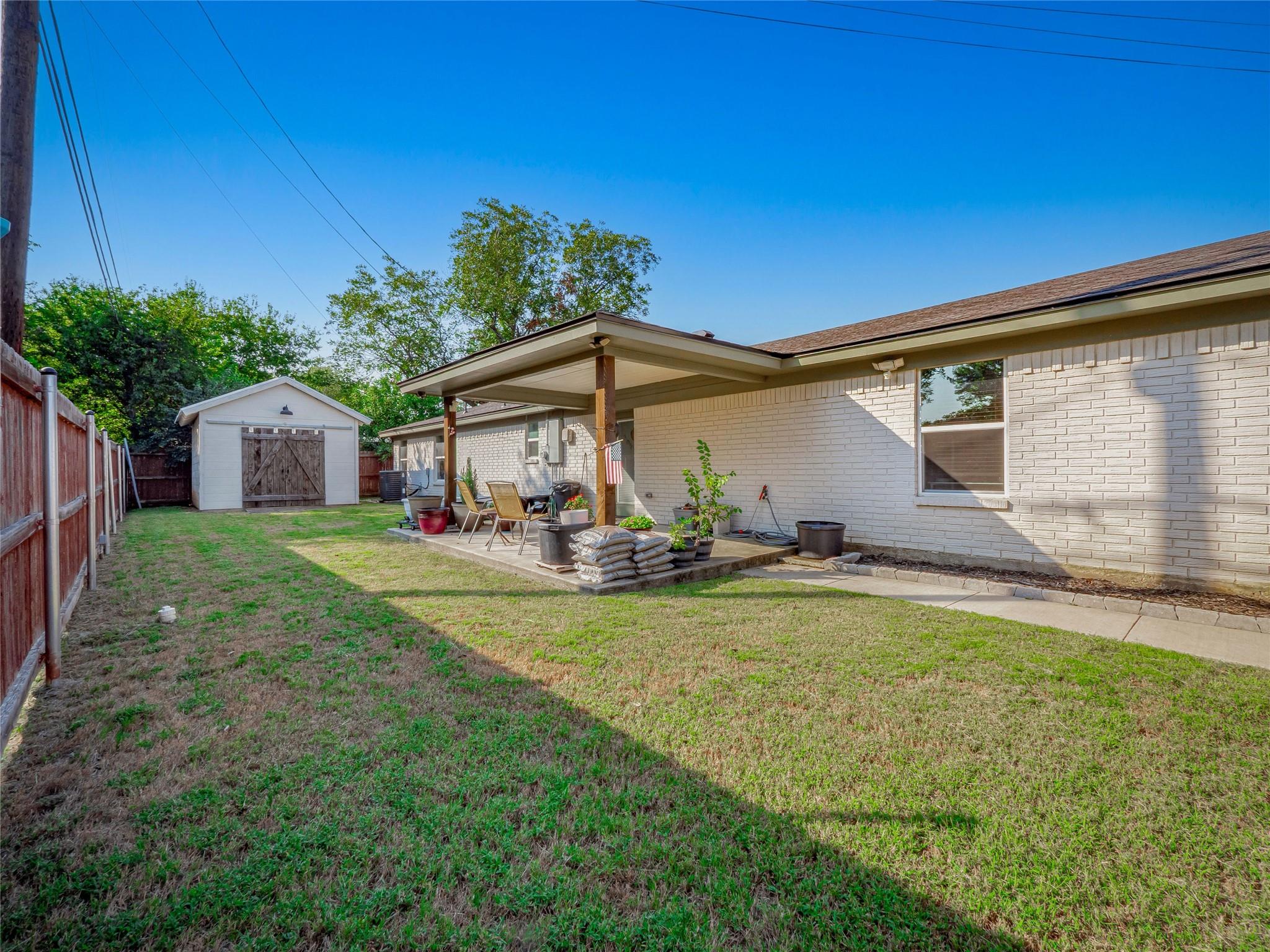 614 W 3rd St, McGregor, TX 76657