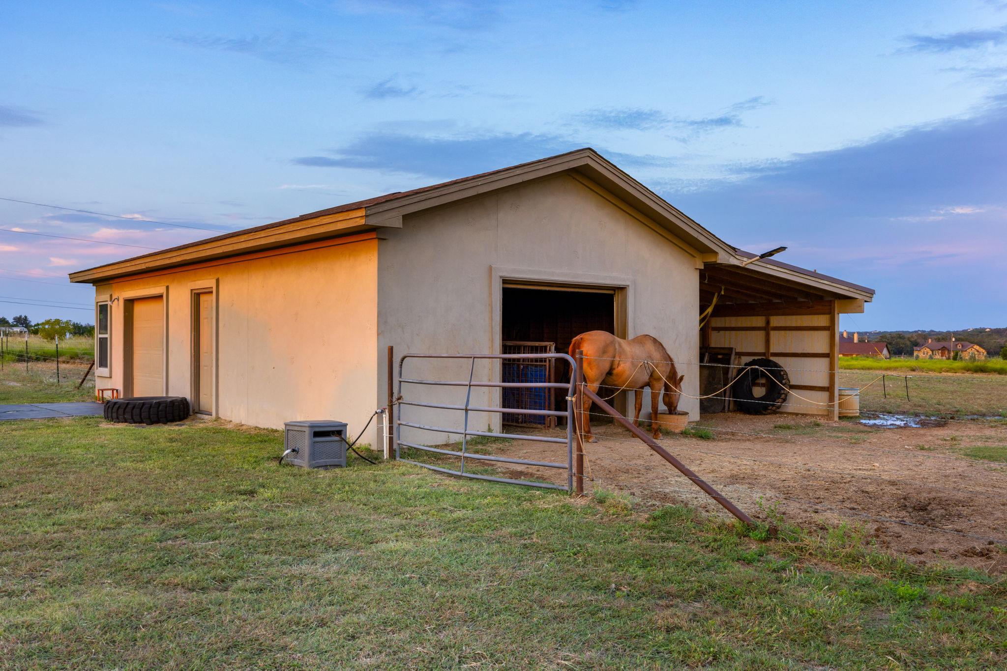 209 Stonehouse Dr, Liberty Hill, TX 78642