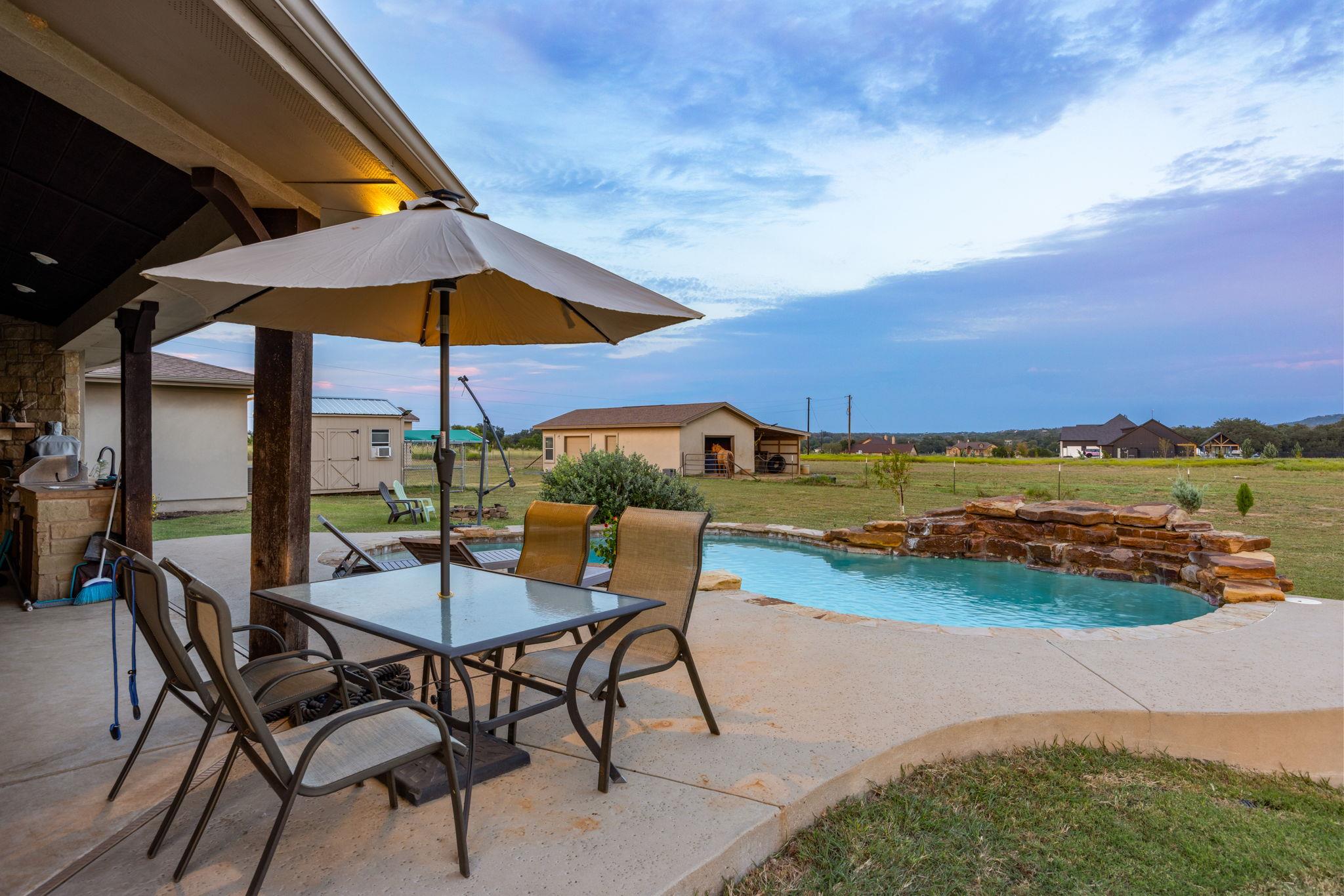 209 Stonehouse Dr, Liberty Hill, TX 78642