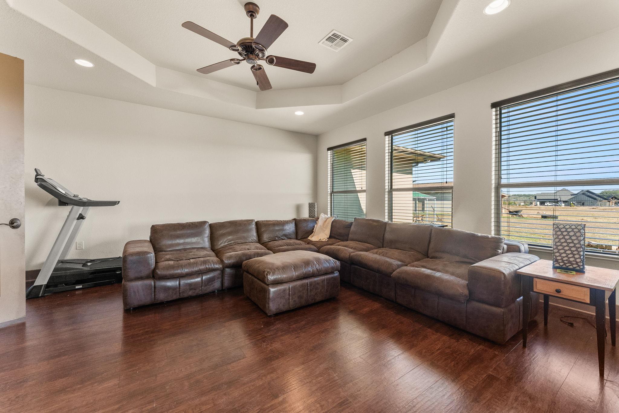 209 Stonehouse Dr, Liberty Hill, TX 78642