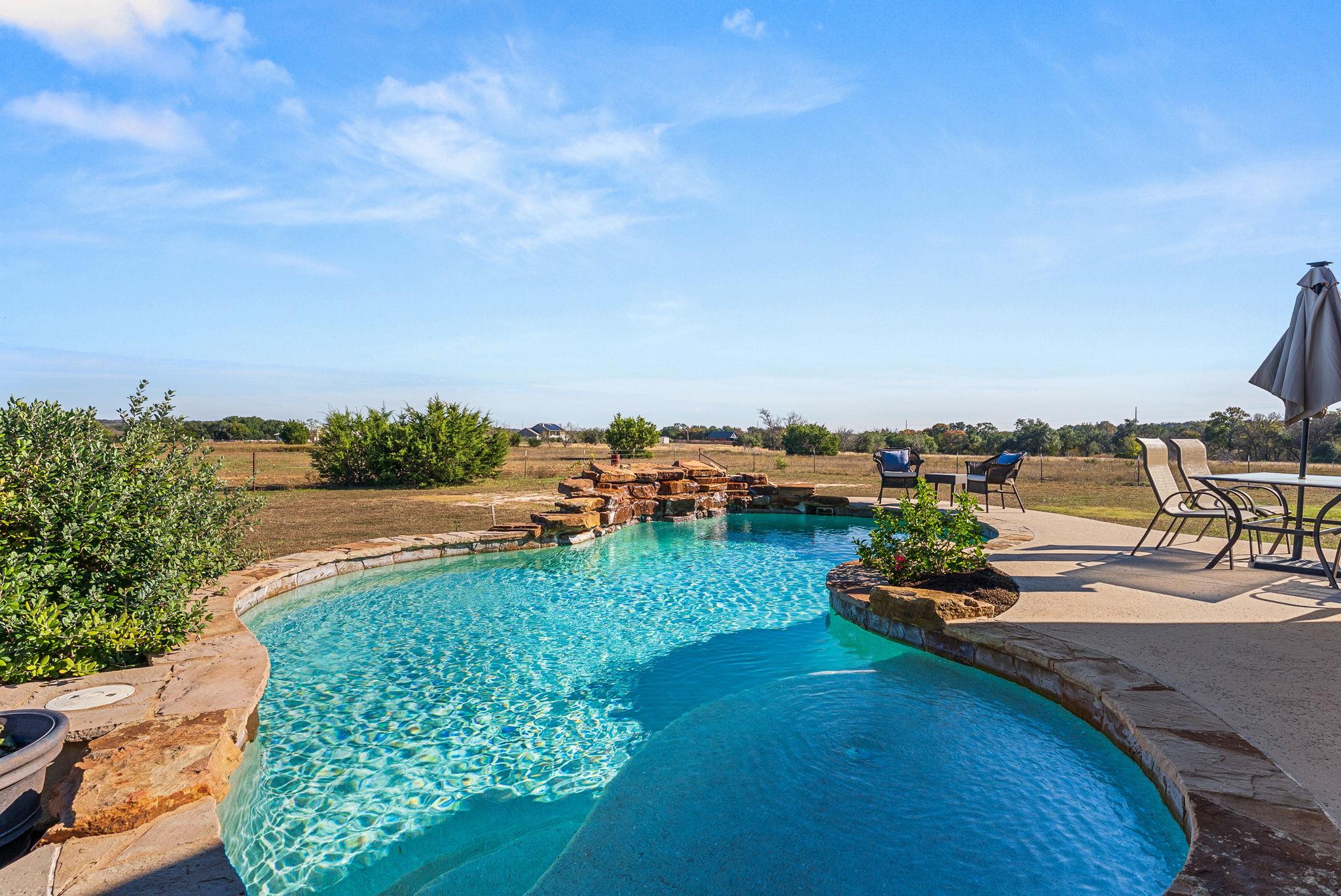 209 Stonehouse Dr, Liberty Hill, TX 78642