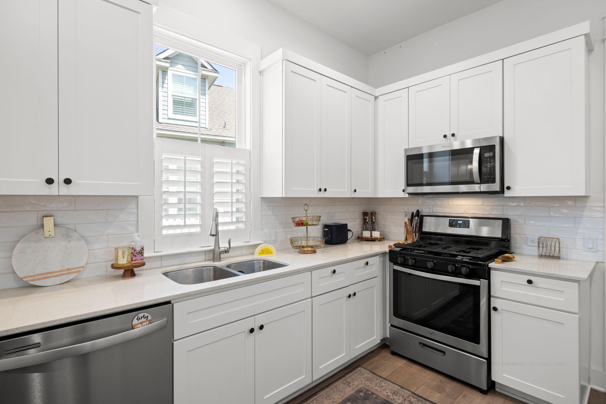 1066 Twain St, Driftwood, TX 78619