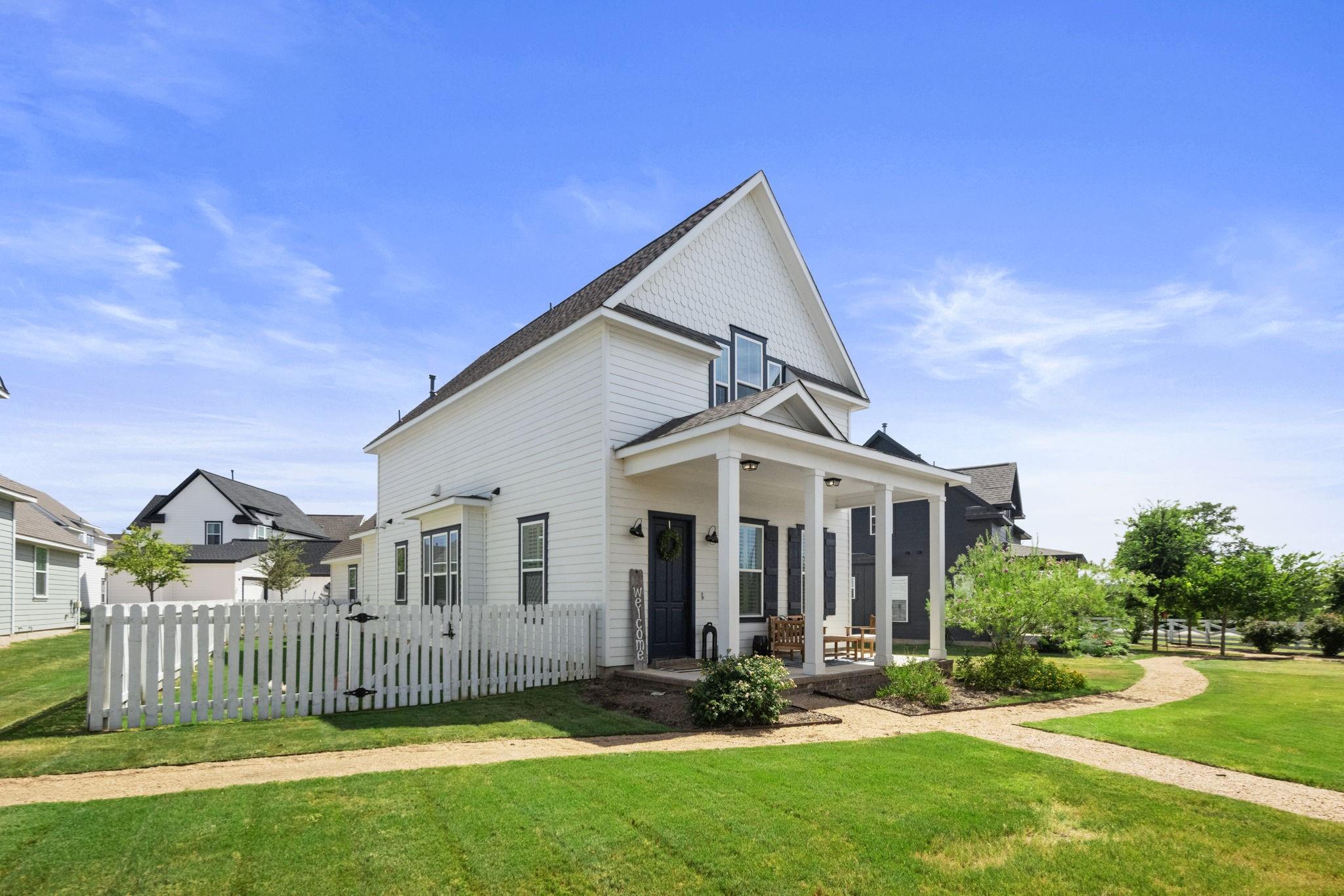 1066 Twain St, Driftwood, TX 78619