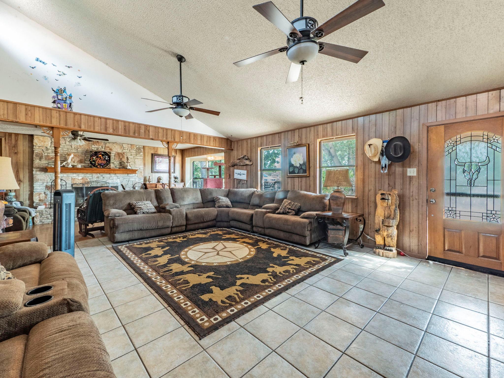 1323 Fm 1966, Maxwell, TX 78656