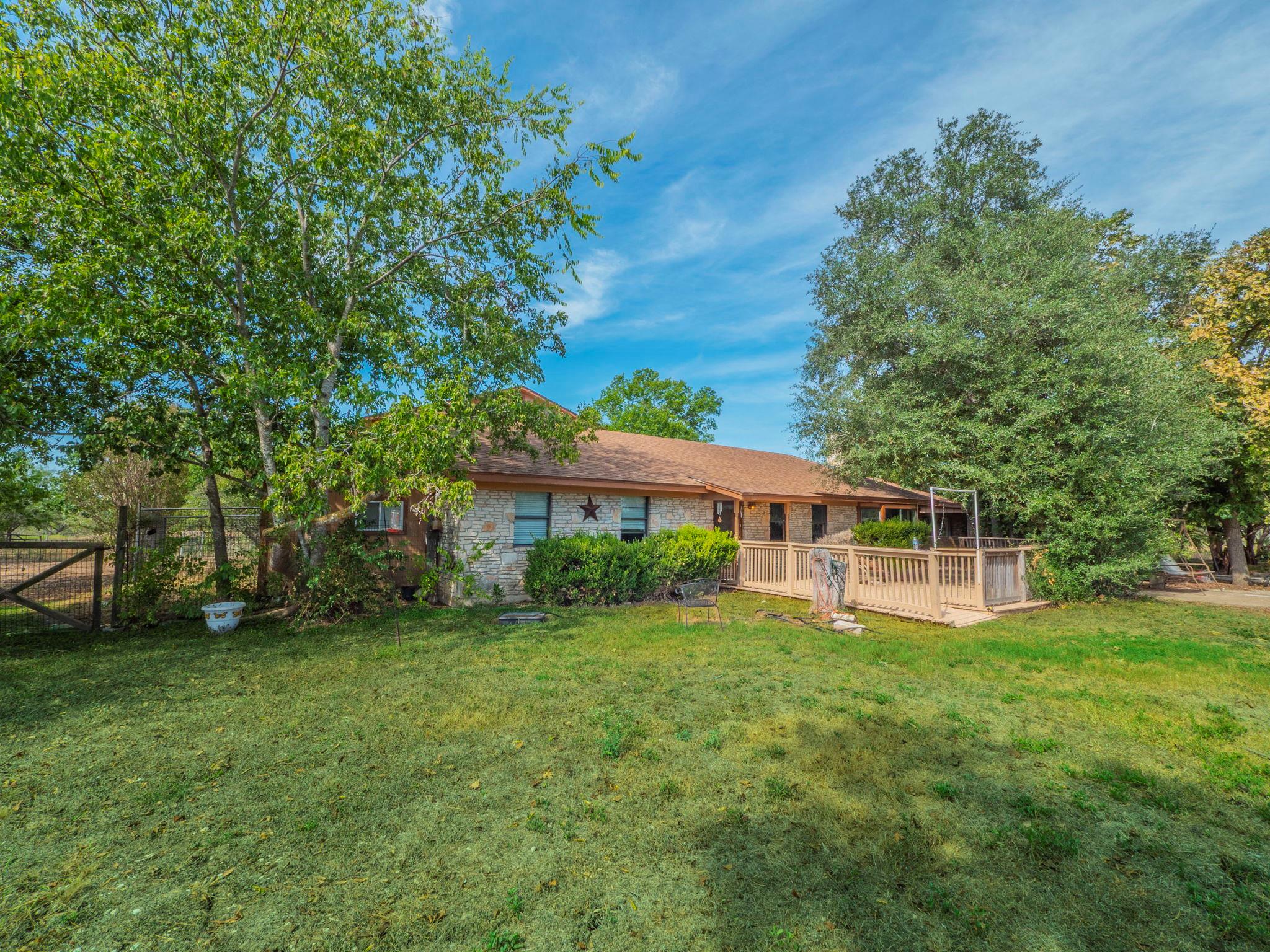 1323 Fm 1966, Maxwell, TX 78656