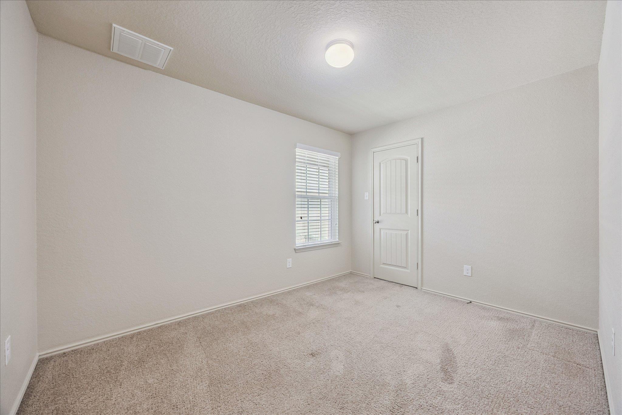 181 Lake Gln Dr, San Marcos, TX 78666