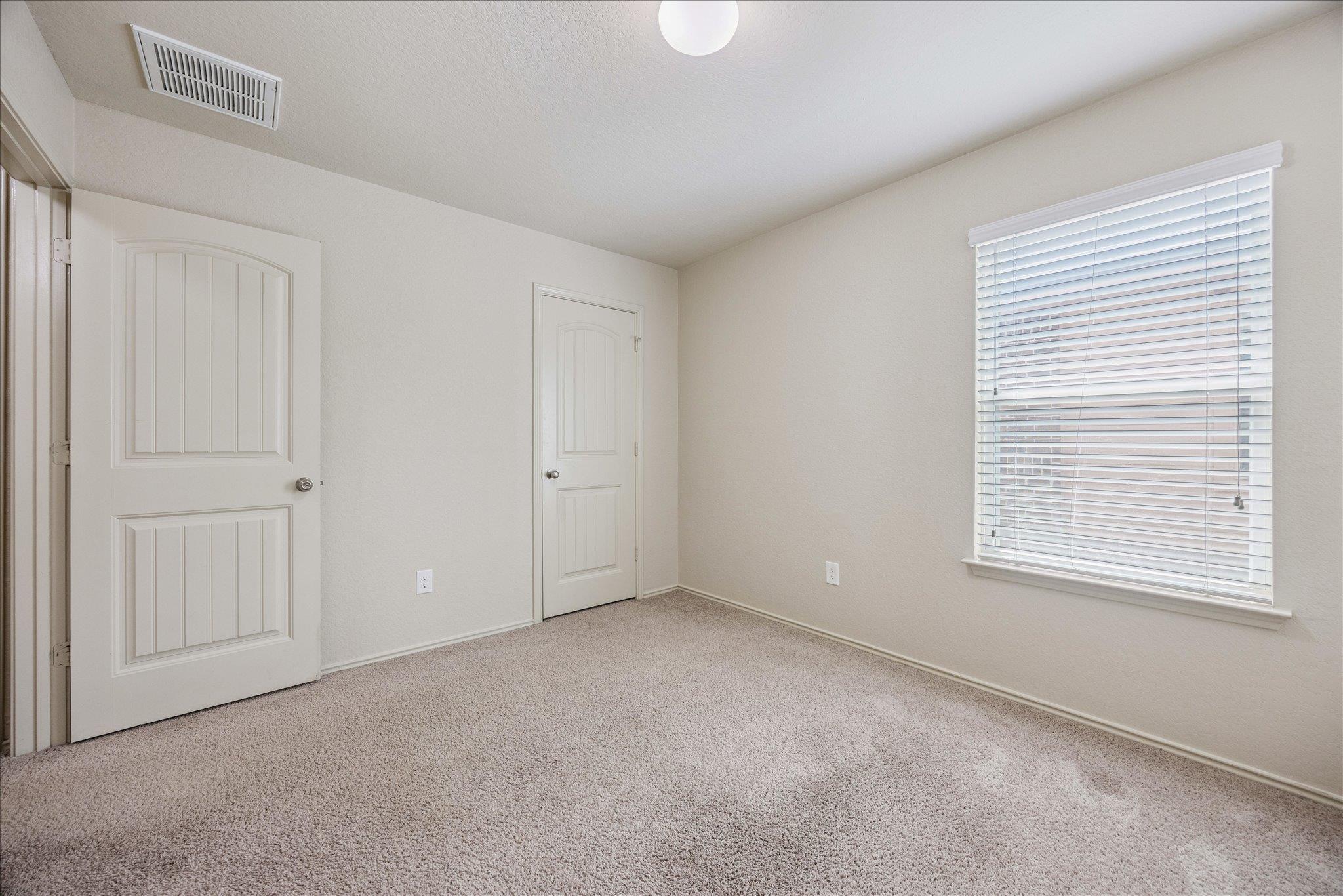 181 Lake Gln Dr, San Marcos, TX 78666