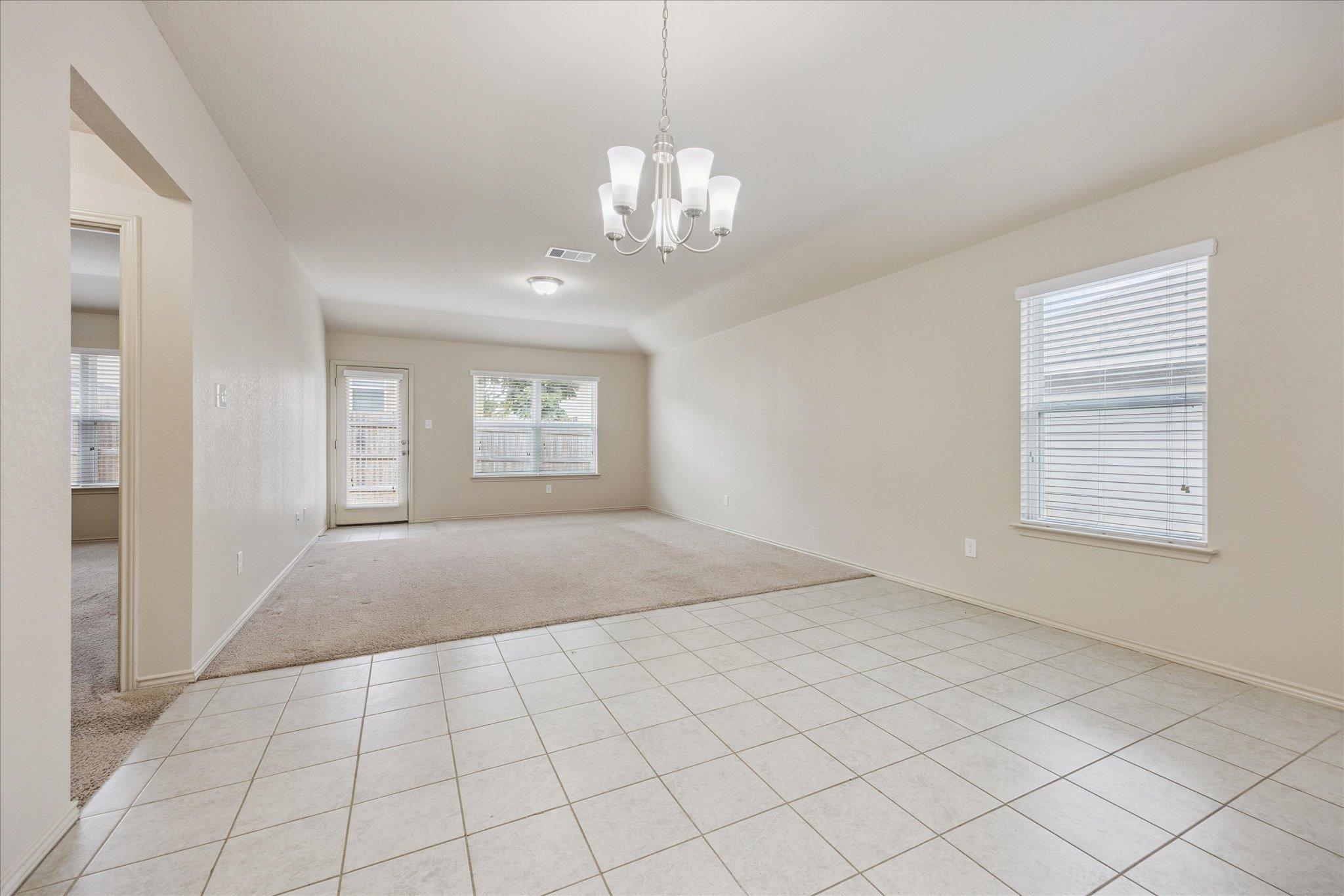 181 Lake Gln Dr, San Marcos, TX 78666