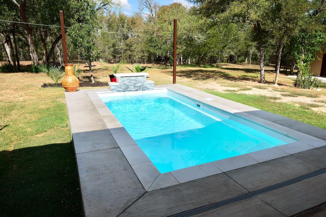 134 Deep Woods Dr, Cedar Creek, TX 78612