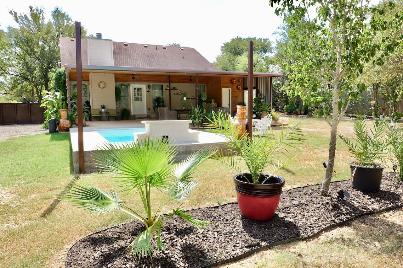 134 Deep Woods Dr, Cedar Creek, TX 78612