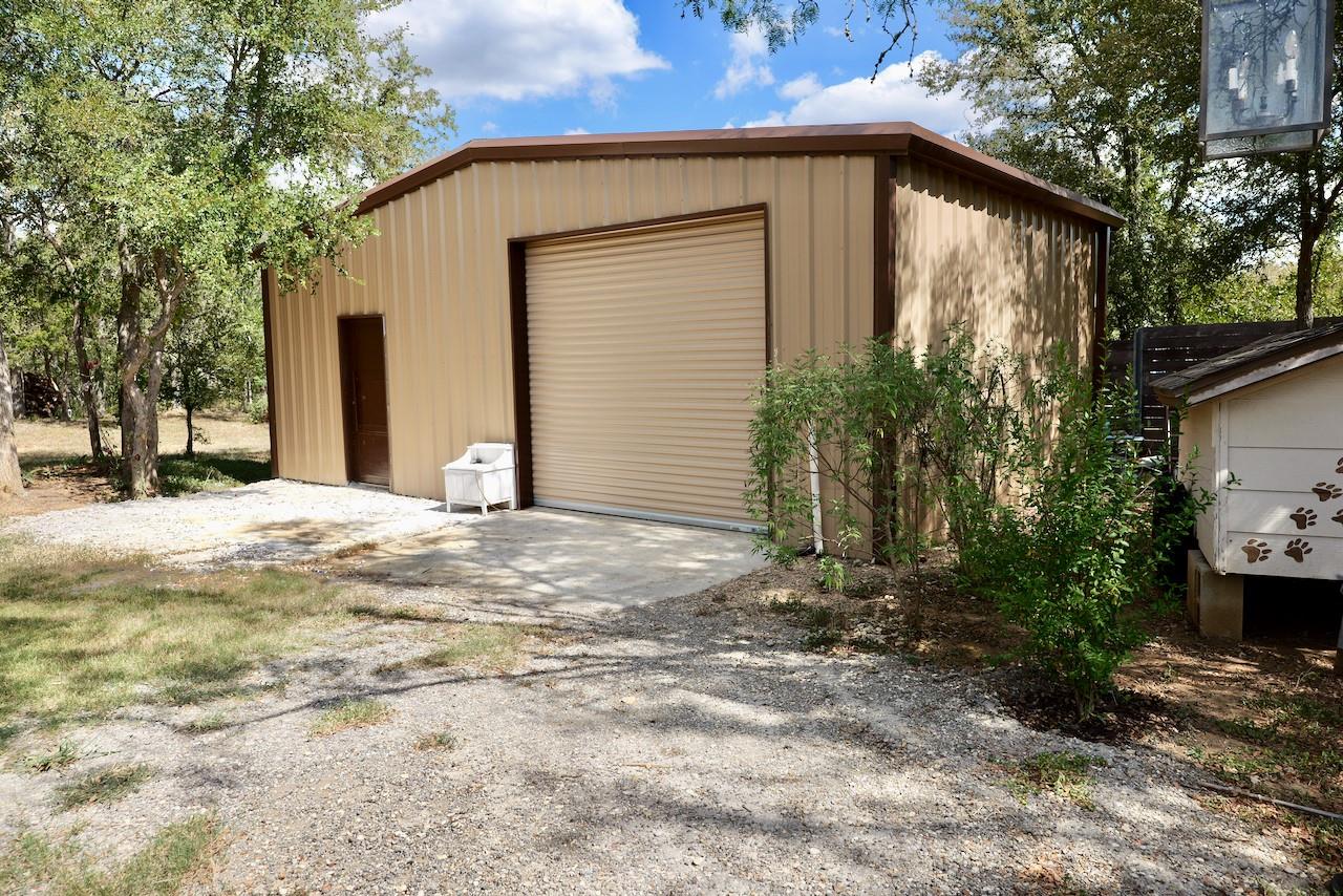 134 Deep Woods Dr, Cedar Creek, TX 78612