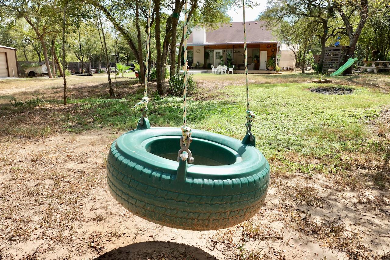 134 Deep Woods Dr, Cedar Creek, TX 78612