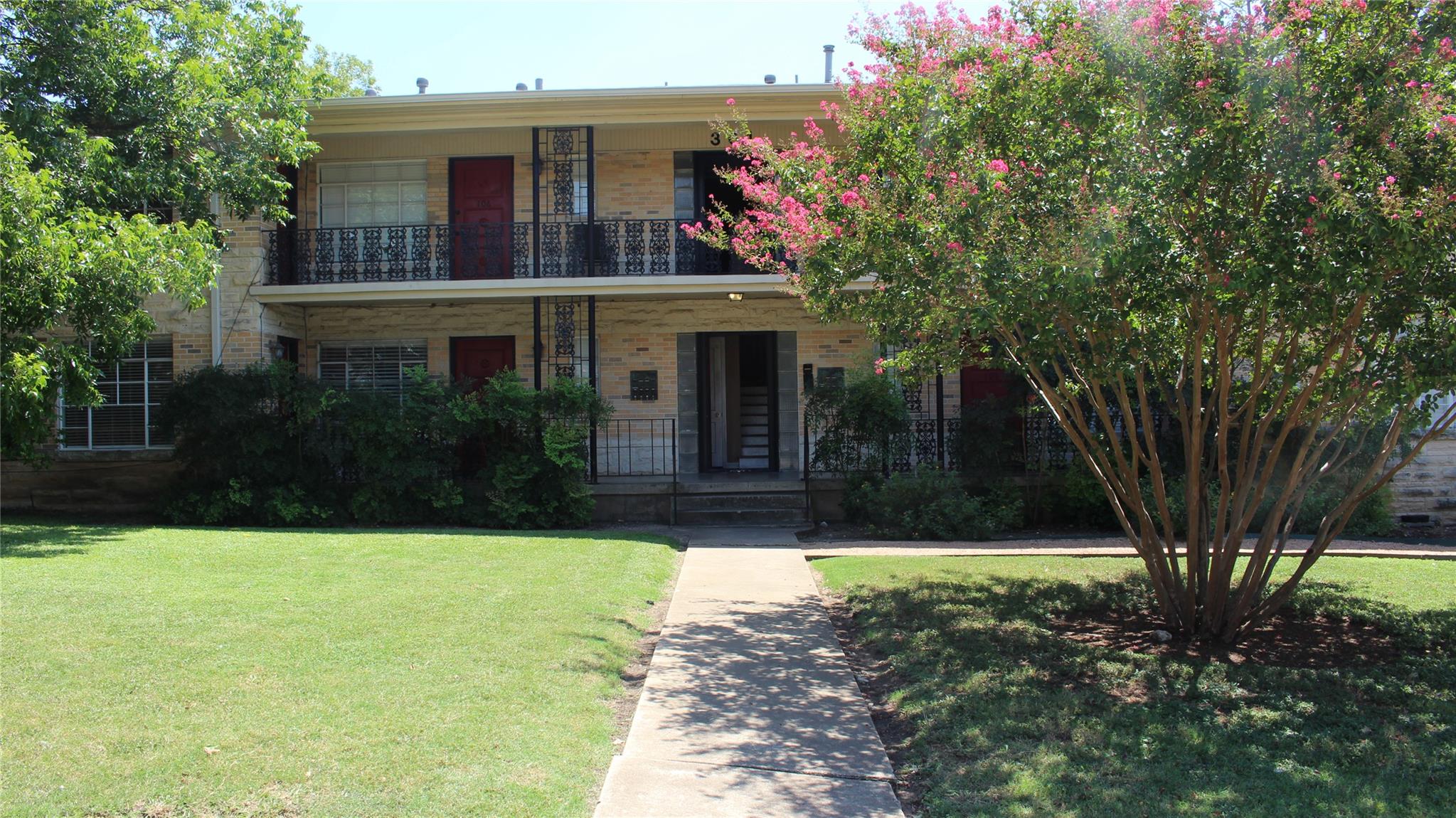 301 E 34th St # 105, Austin, TX 78705