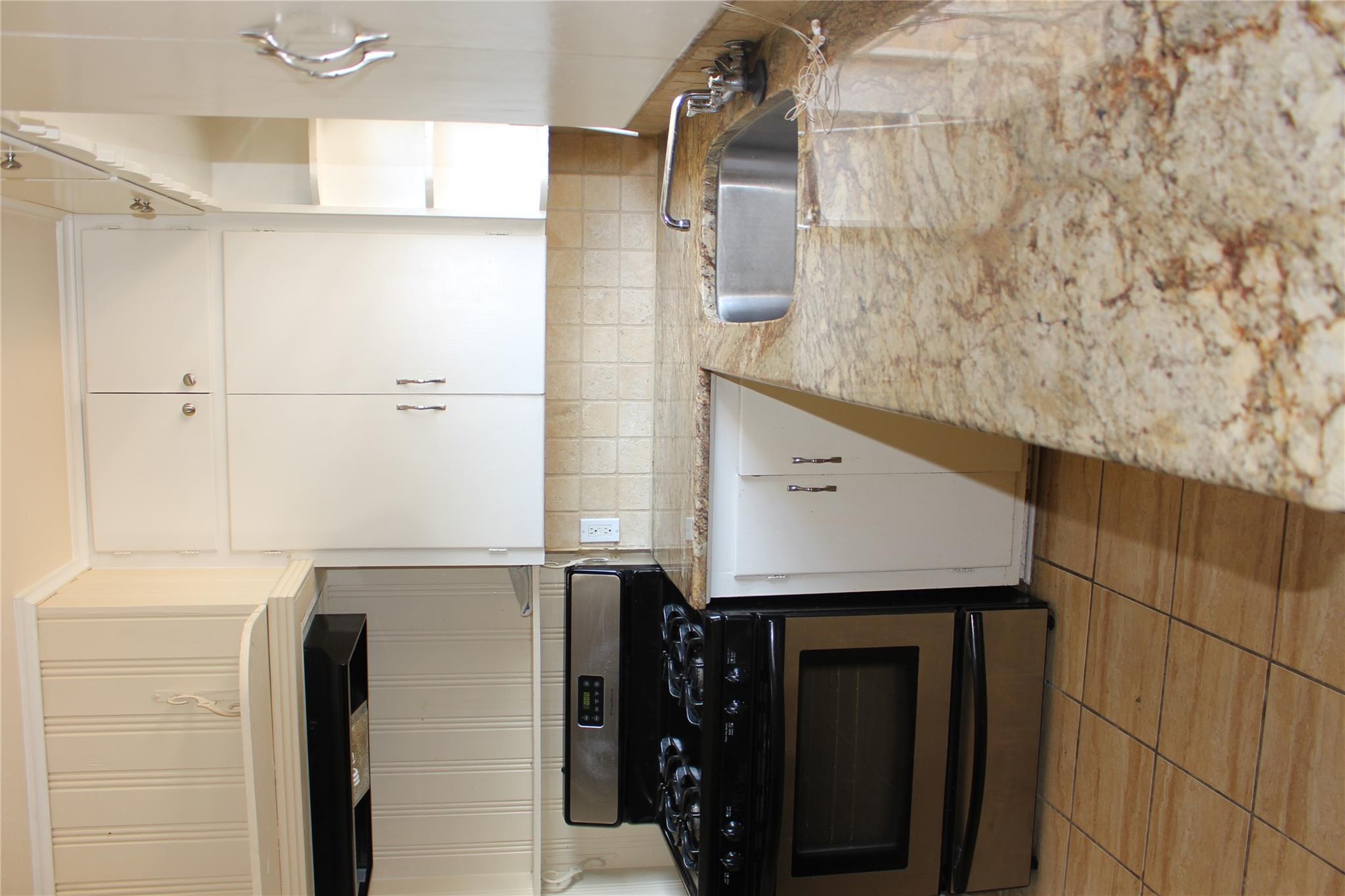 301 E 34th St # 105, Austin, TX 78705