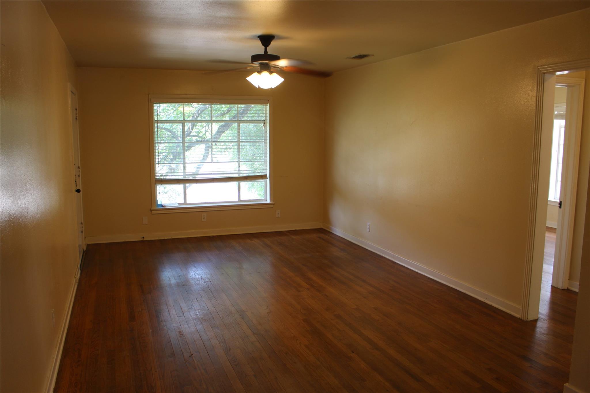 301 E 34th St # 105, Austin, TX 78705