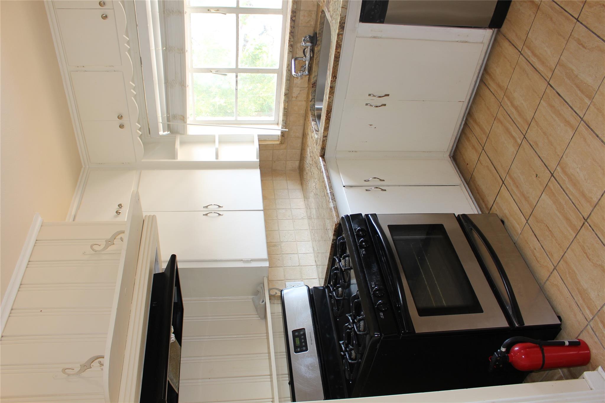 301 E 34th St # 105, Austin, TX 78705