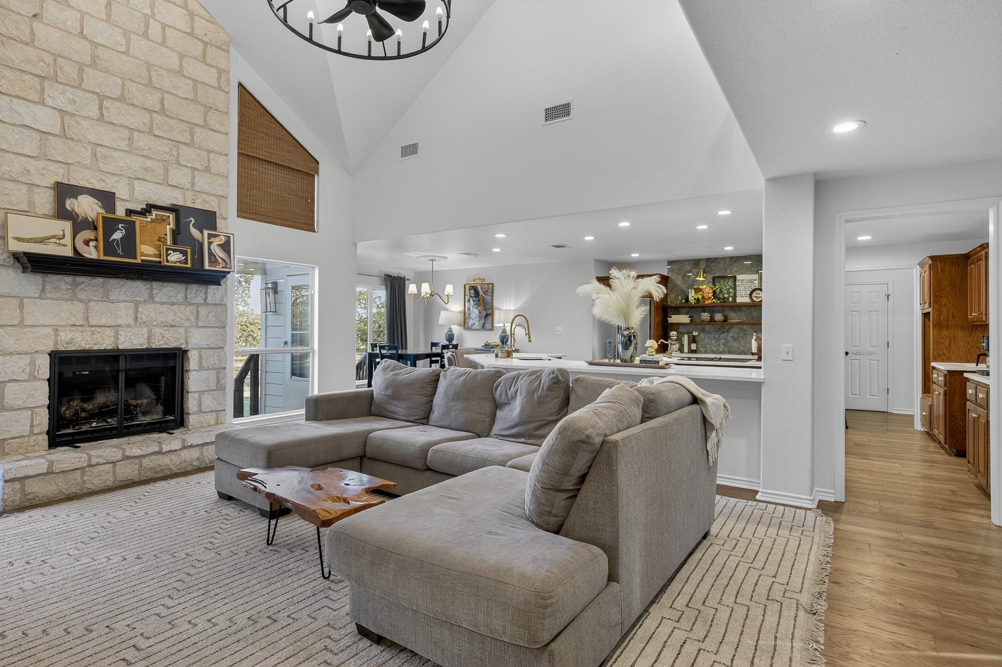 435 Oxbow Trl, Marble Falls, TX 78654