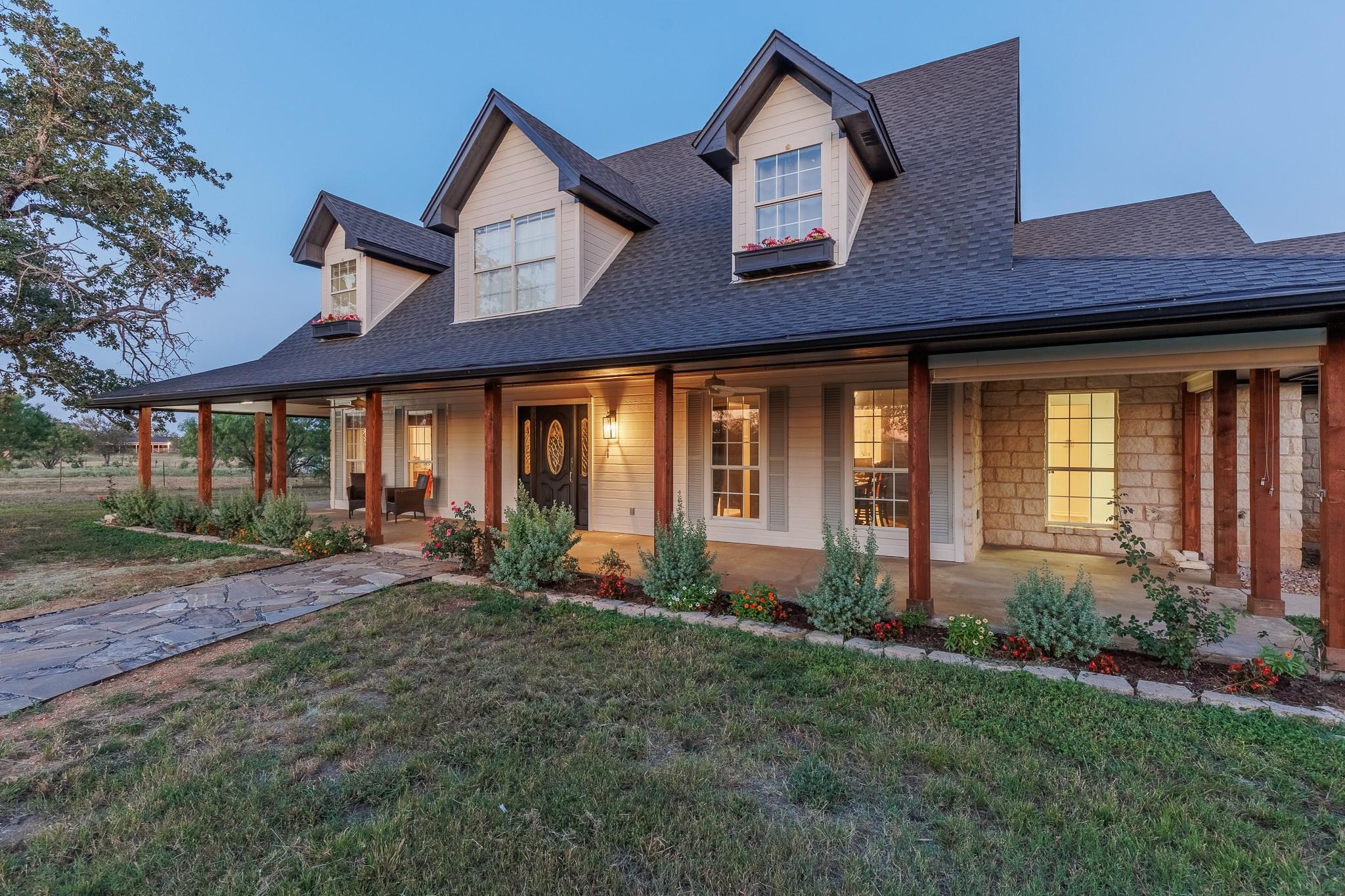 435 Oxbow Trl, Marble Falls, TX 78654