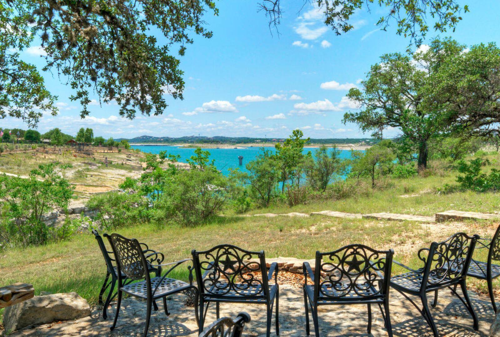 8005 Sharon Rd, Volente, TX 78641