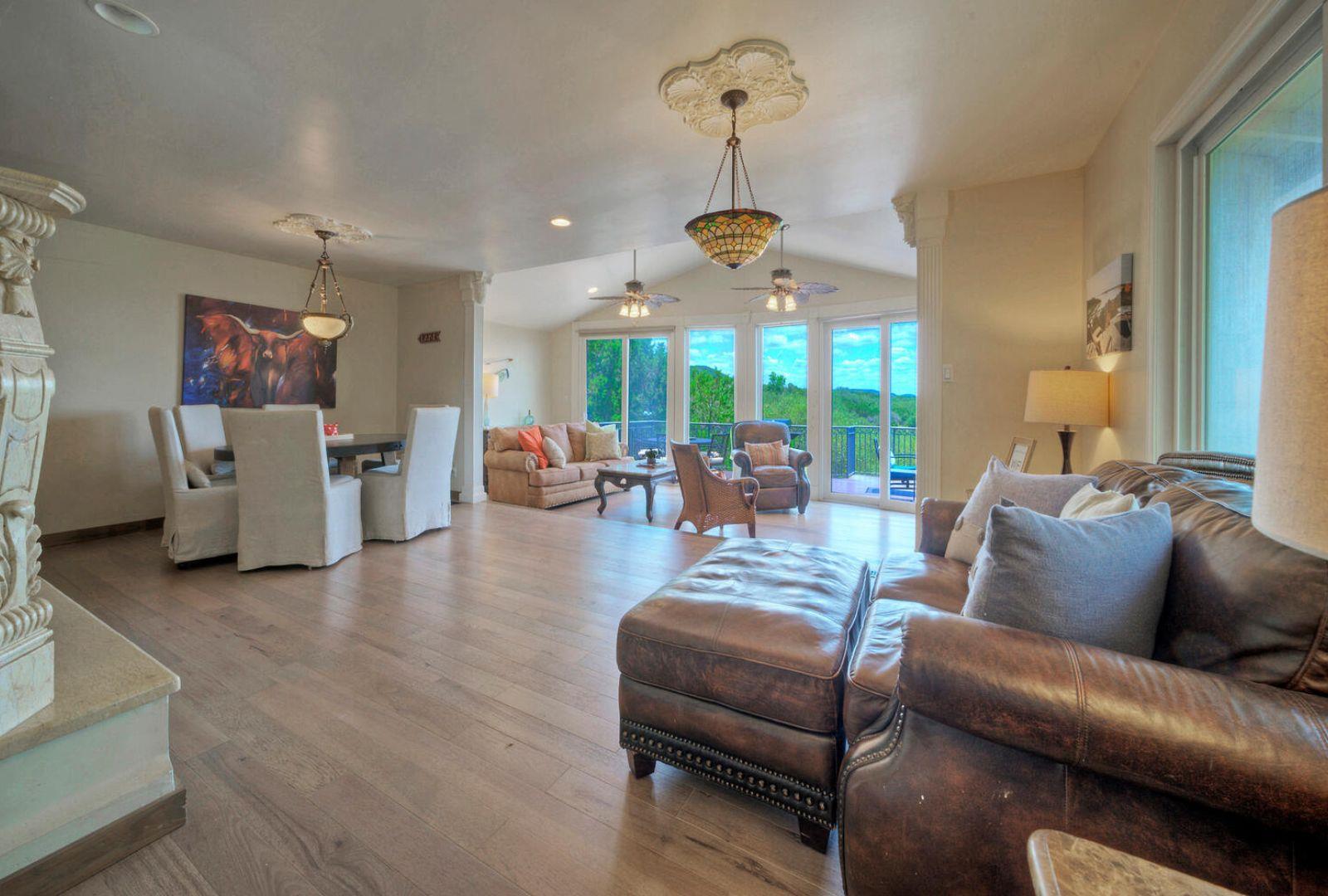 8005 Sharon Rd, Volente, TX 78641