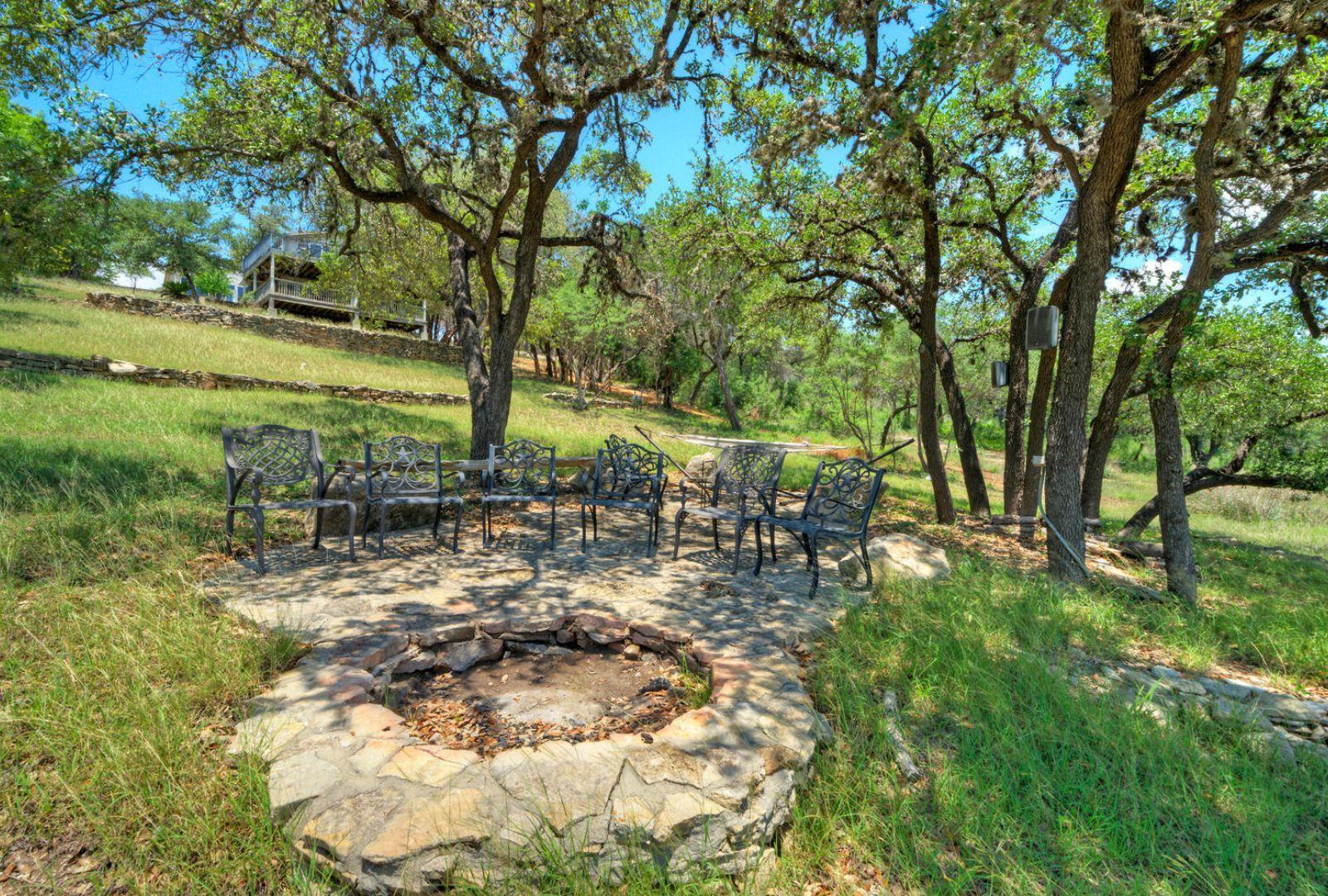 8005 Sharon Rd, Volente, TX 78641