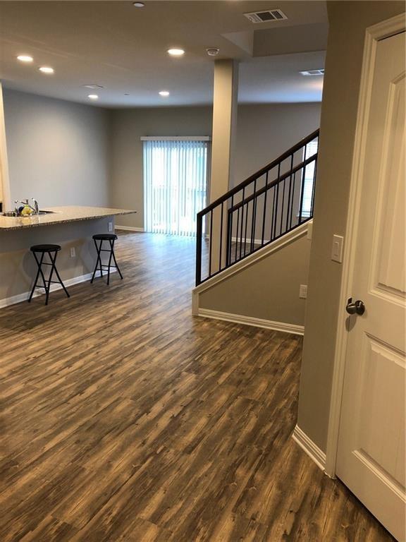 516 E Slaughter Ln # 602, Austin, TX 78744