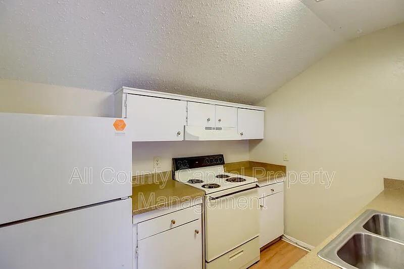 3800 Allegro Lugar St # 4B, Austin, TX 78749