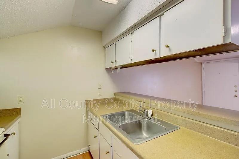 3800 Allegro Lugar St # 4B, Austin, TX 78749
