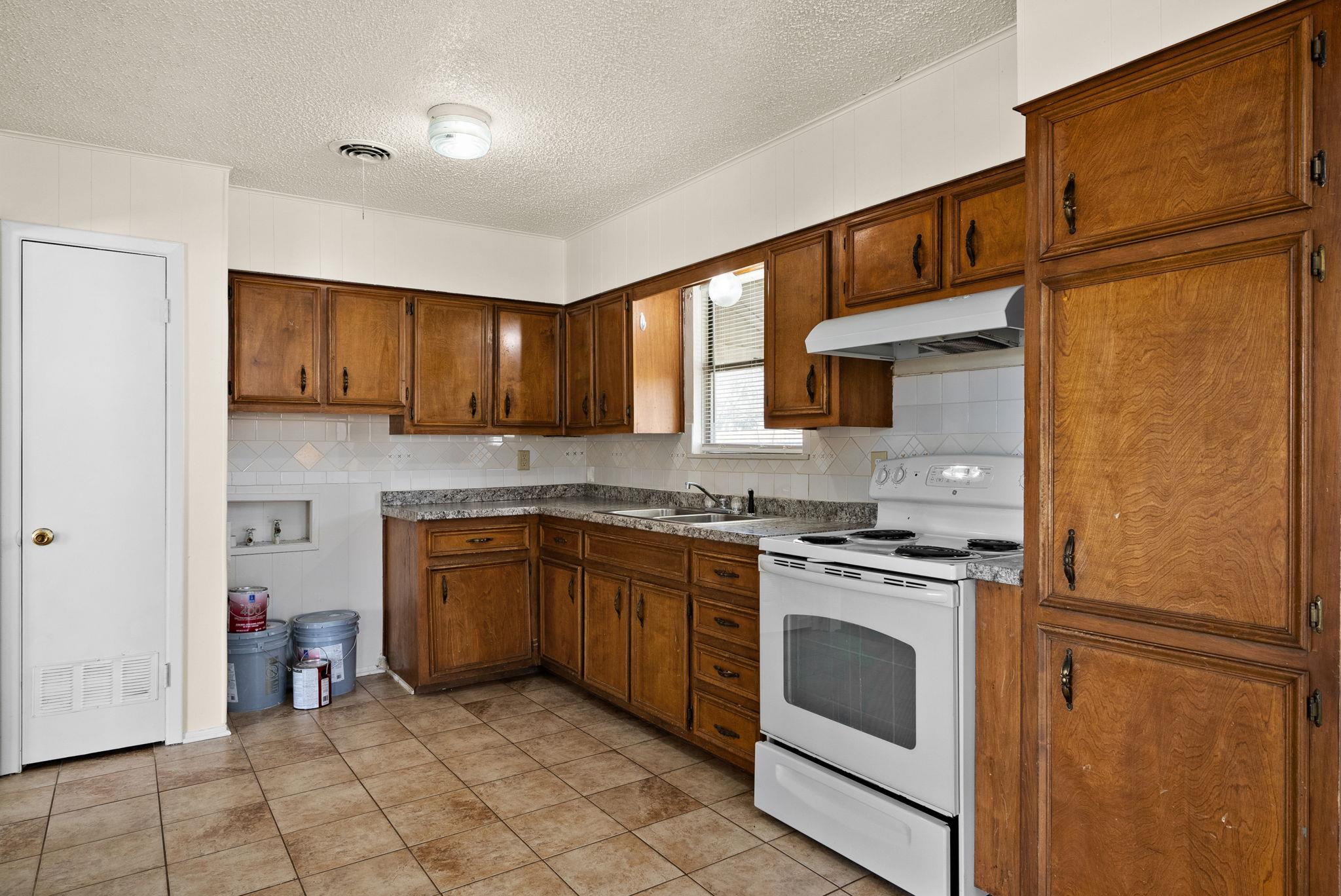 302 East St, Copperas Cove, TX 76522