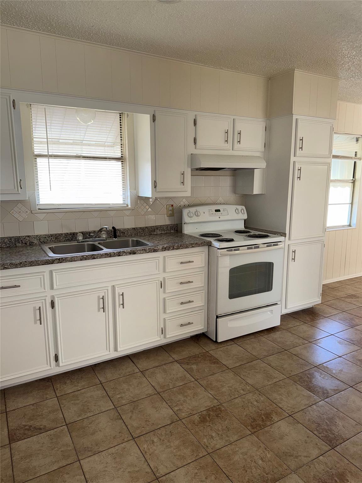 302 Easy St, Copperas Cove, TX 76522