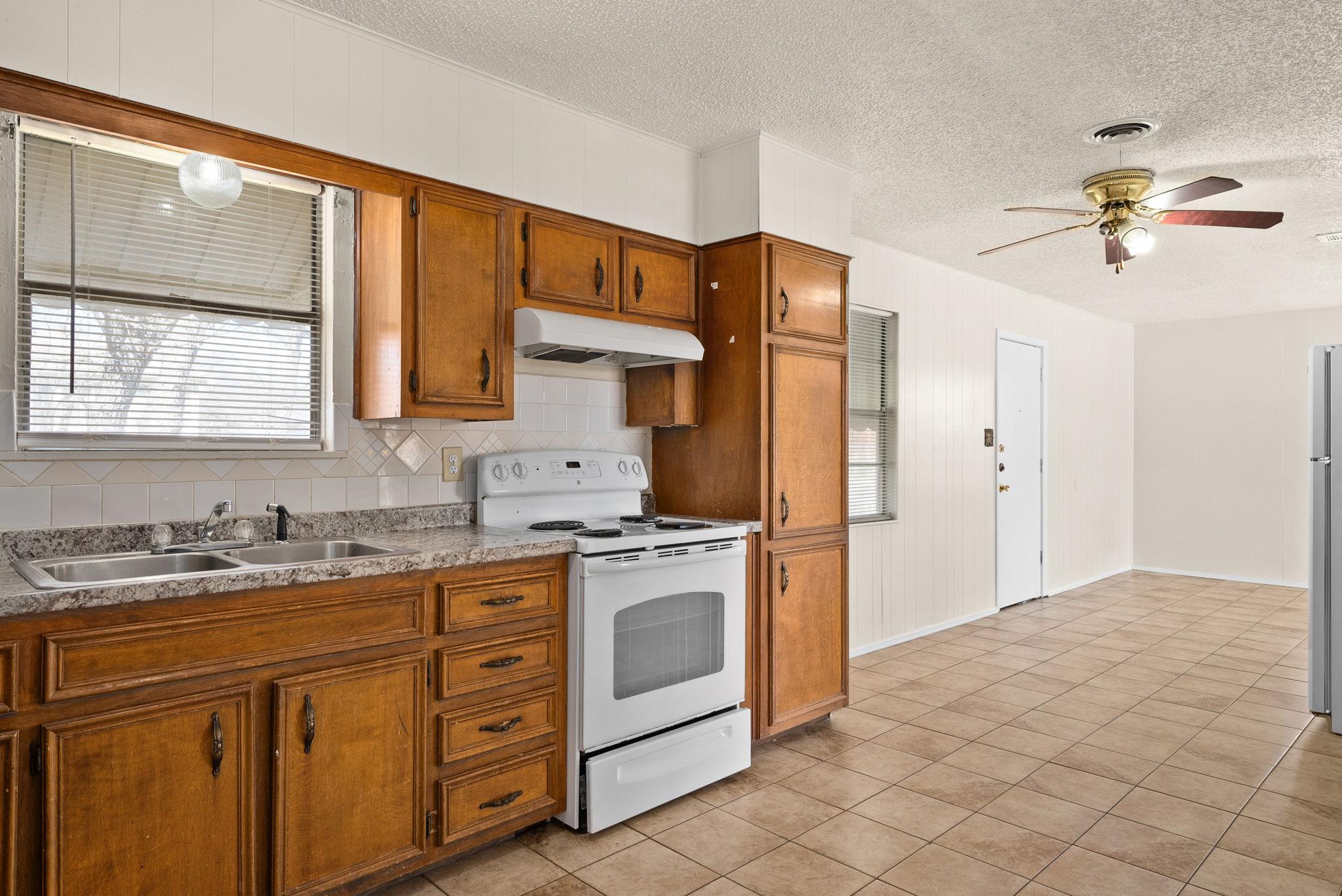 302 East St, Copperas Cove, TX 76522